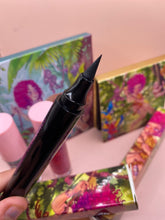 Load image into Gallery viewer, Matte Stamp eyeliner
