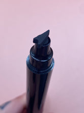 Load image into Gallery viewer, Stamp eyeliner with eraser pen
